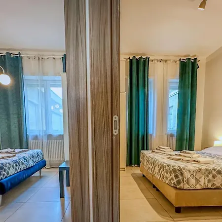 Velvet Suite - Garage Privato - Metro Dante Vendégház 4*