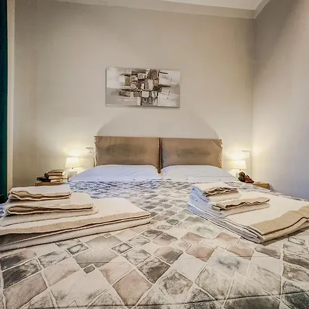 Velvet Suite - Garage Privato - Metro Dante Vendégház 4*