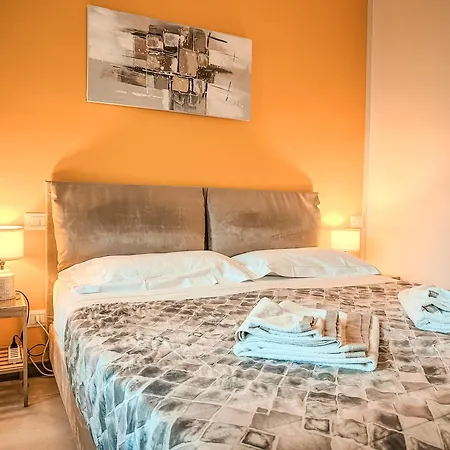 Velvet - Garage Privato - Metro Dante Πανσιόν